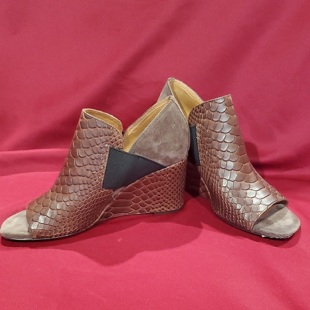 Donald J. Pliner Brown Snakeskin Embossed Wedge Shoes